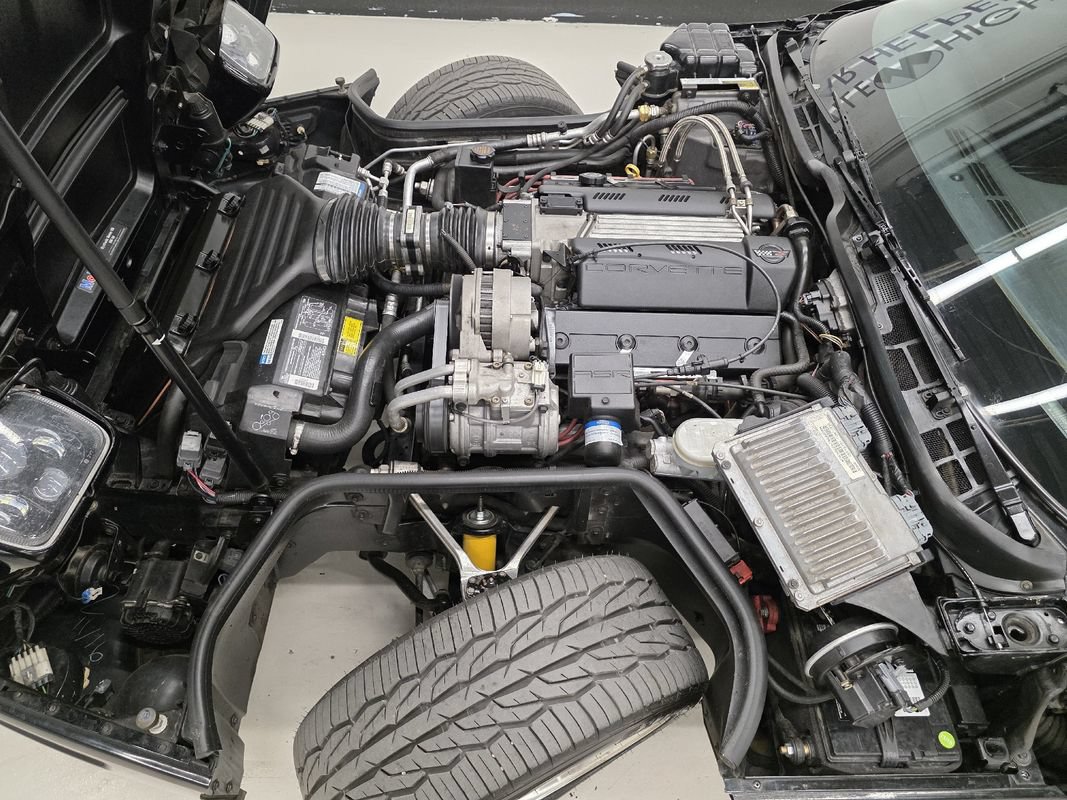 Used 1995 Chevrolet Corvette Coupe RWD image 44