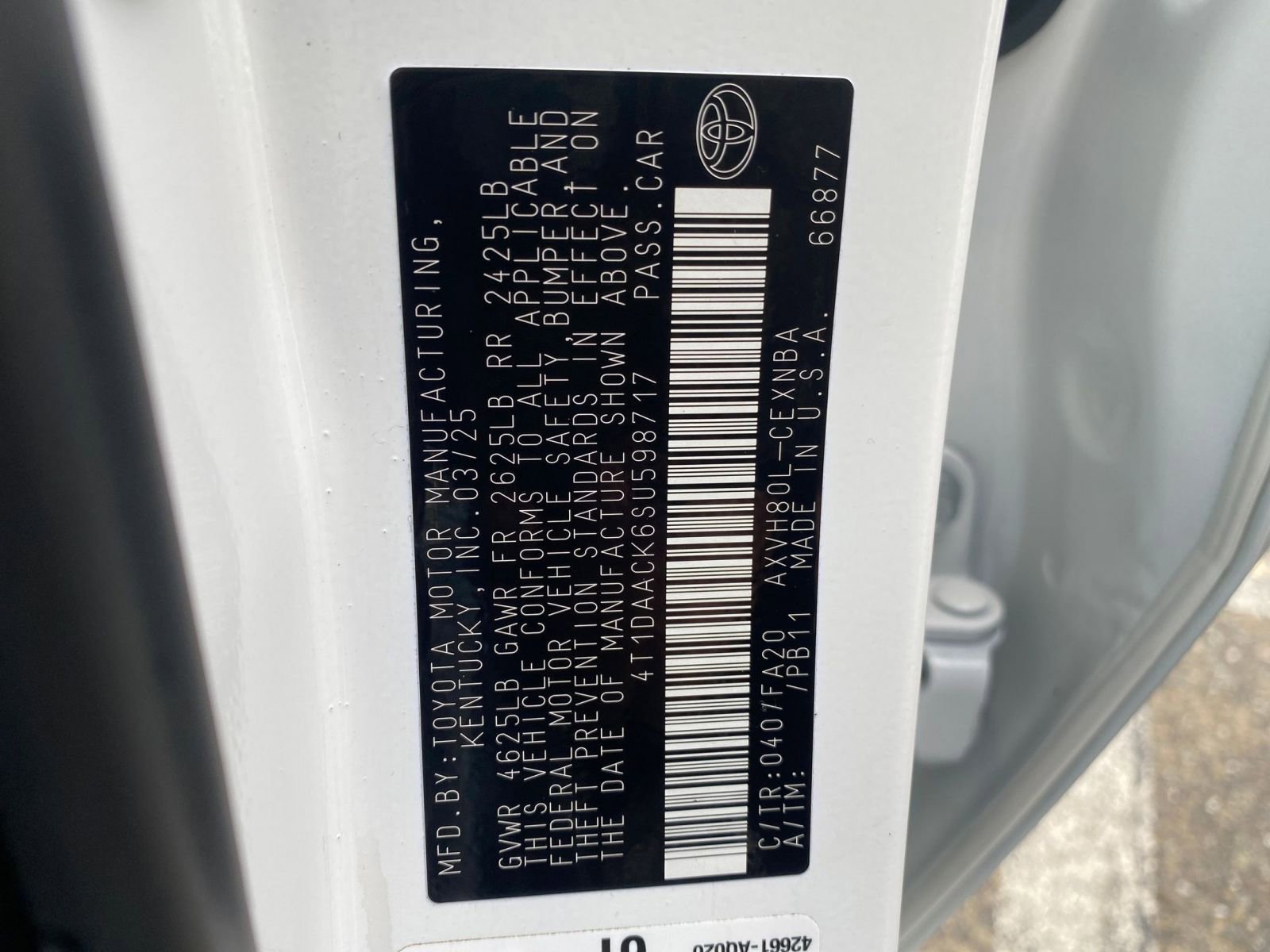 Used 2025 Toyota Camry LE image 29