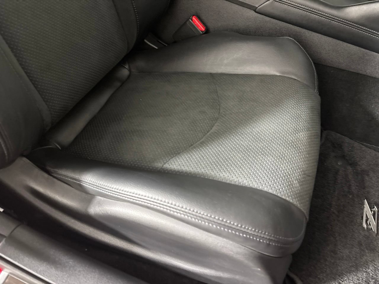 Used 2025 Nissan Z Performance w/ Floor Mat Package RWD image 22