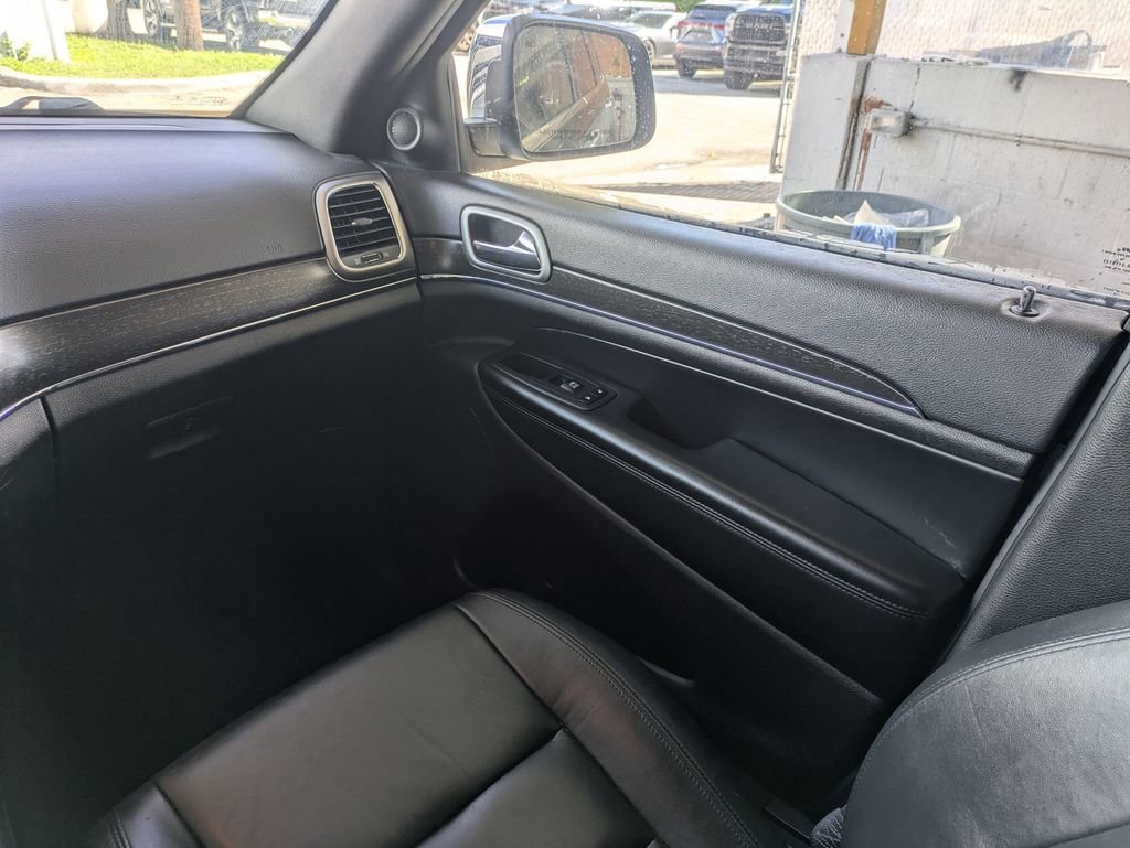 Used 2018 Jeep Grand Cherokee Limited w/ Trailer Tow Group IV AWD/4WD image 19