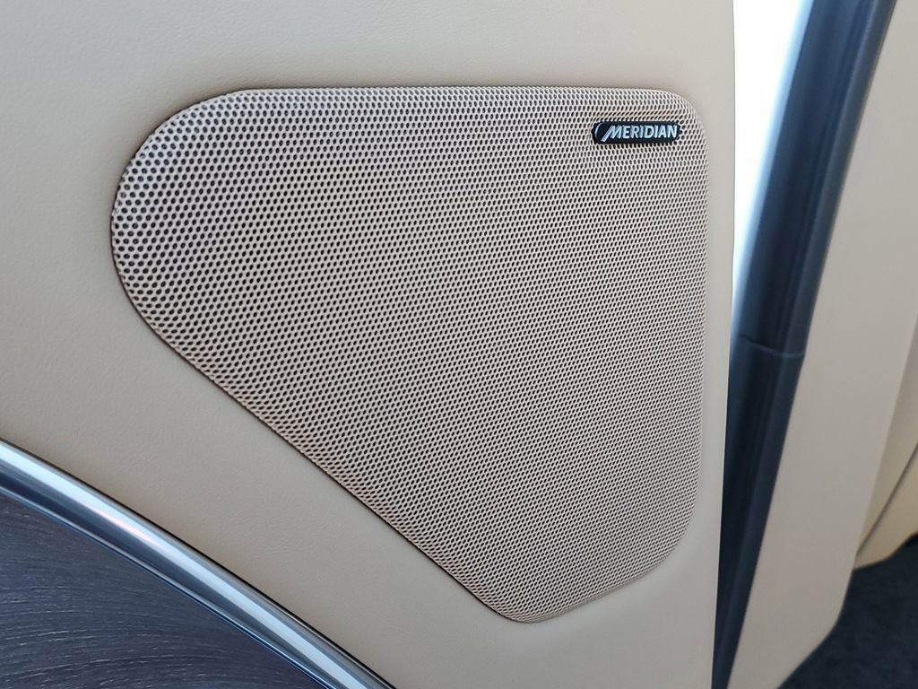 New 2026 Land Rover Range Rover SE image 13