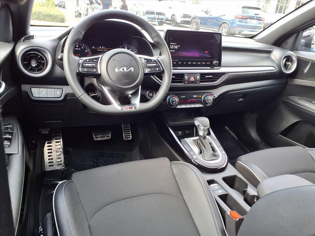 Used 2023 Kia Forte GT-Line w/ GT-Line Premium Package image 13