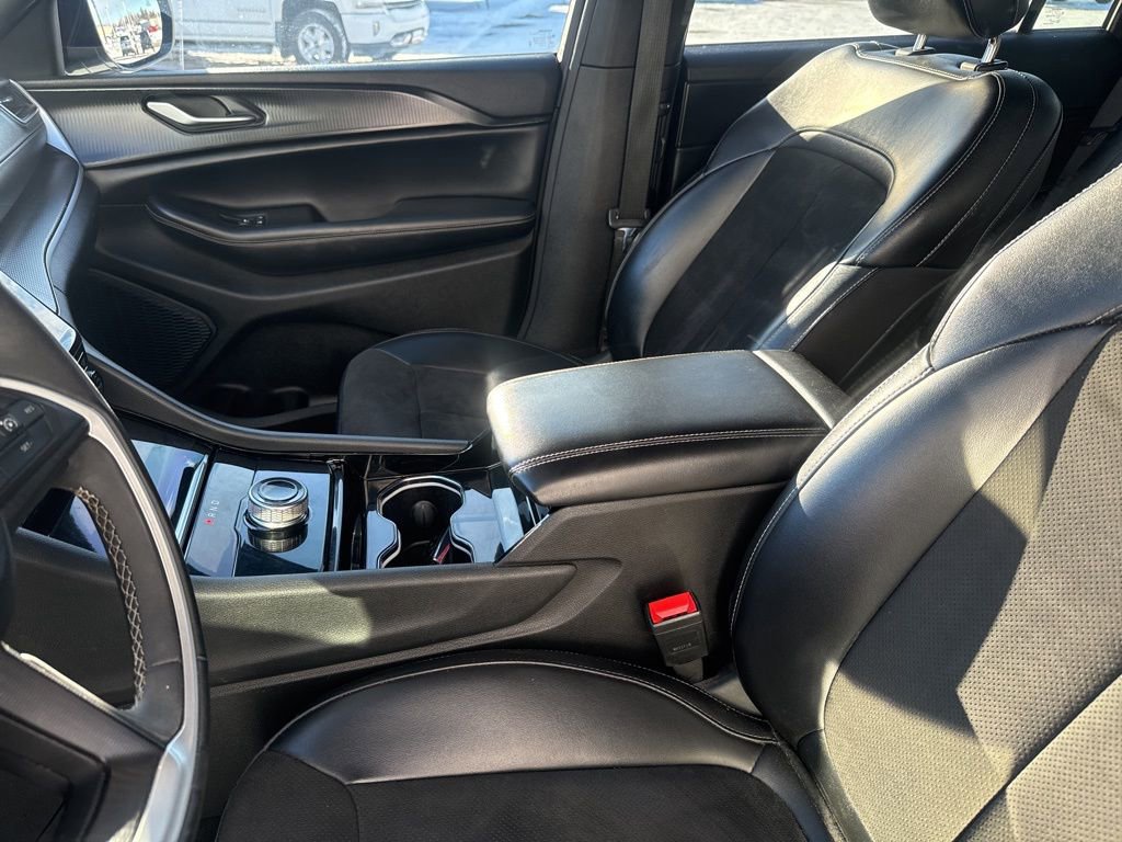 Used 2023 Jeep Grand Cherokee L Laredo image 17