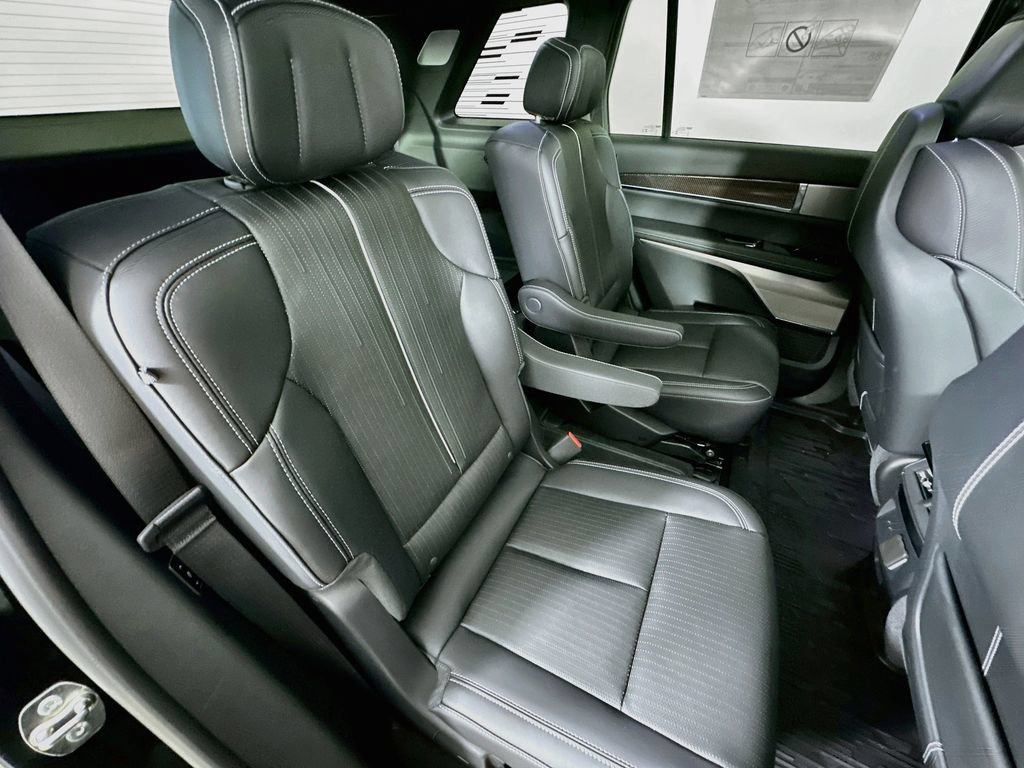 New 2026 Cadillac Vistiq Luxury w/ LPO, Floor Liner Package AWD/4WD image 35