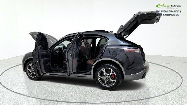 Used 2024 Alfa Romeo Stelvio Ti AWD/4WD image 15