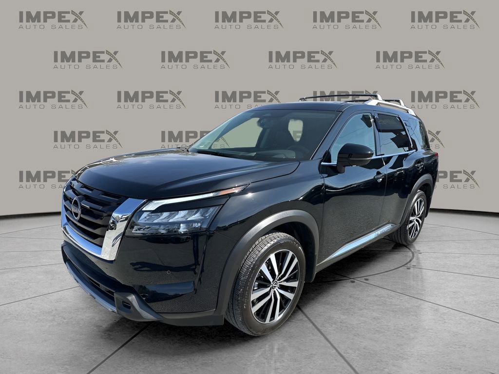 Used 2025 Nissan Pathfinder Platinum w/ Cargo Package FWD image 1