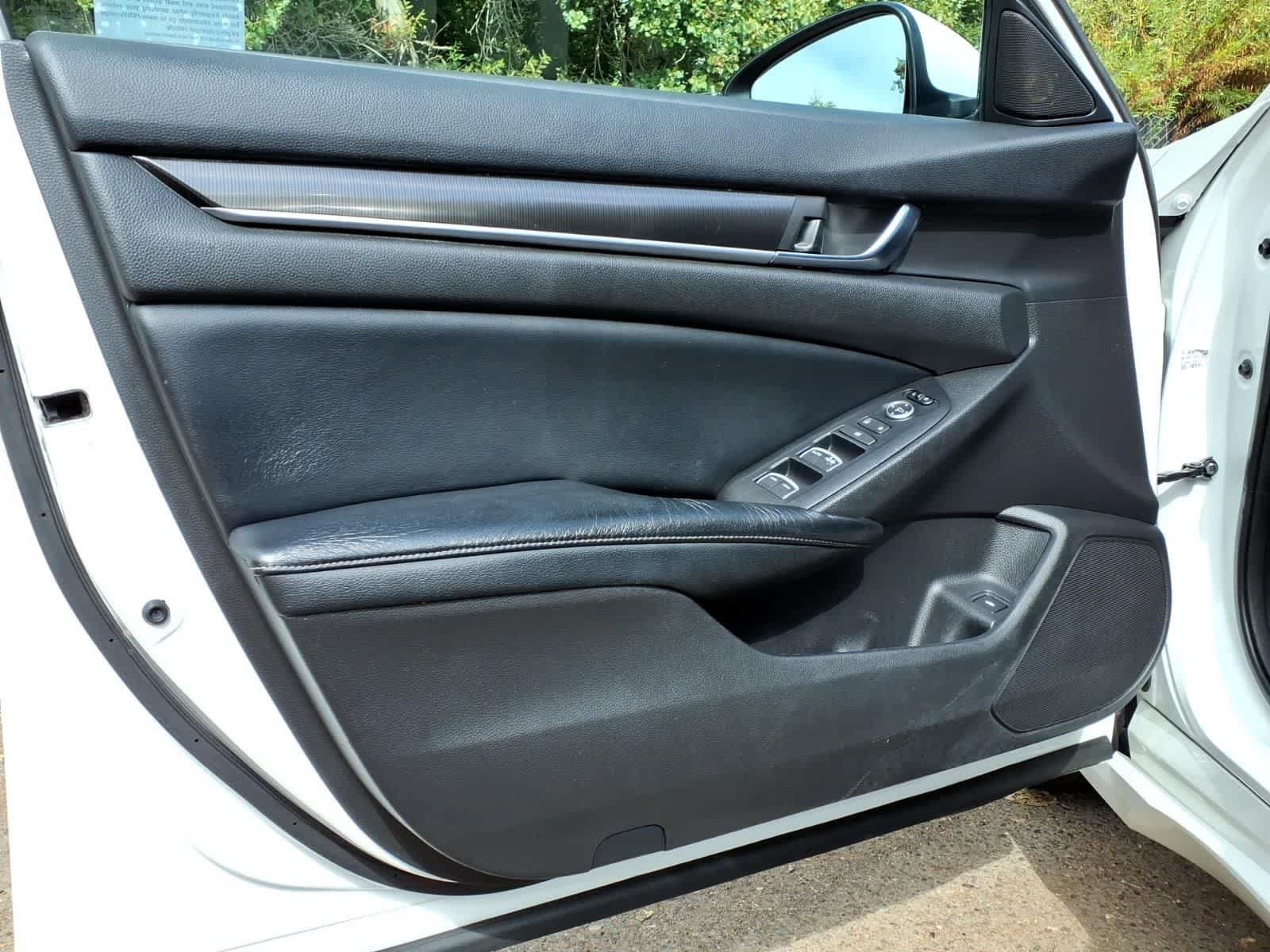 Used 2018 Honda Accord Sport image 12
