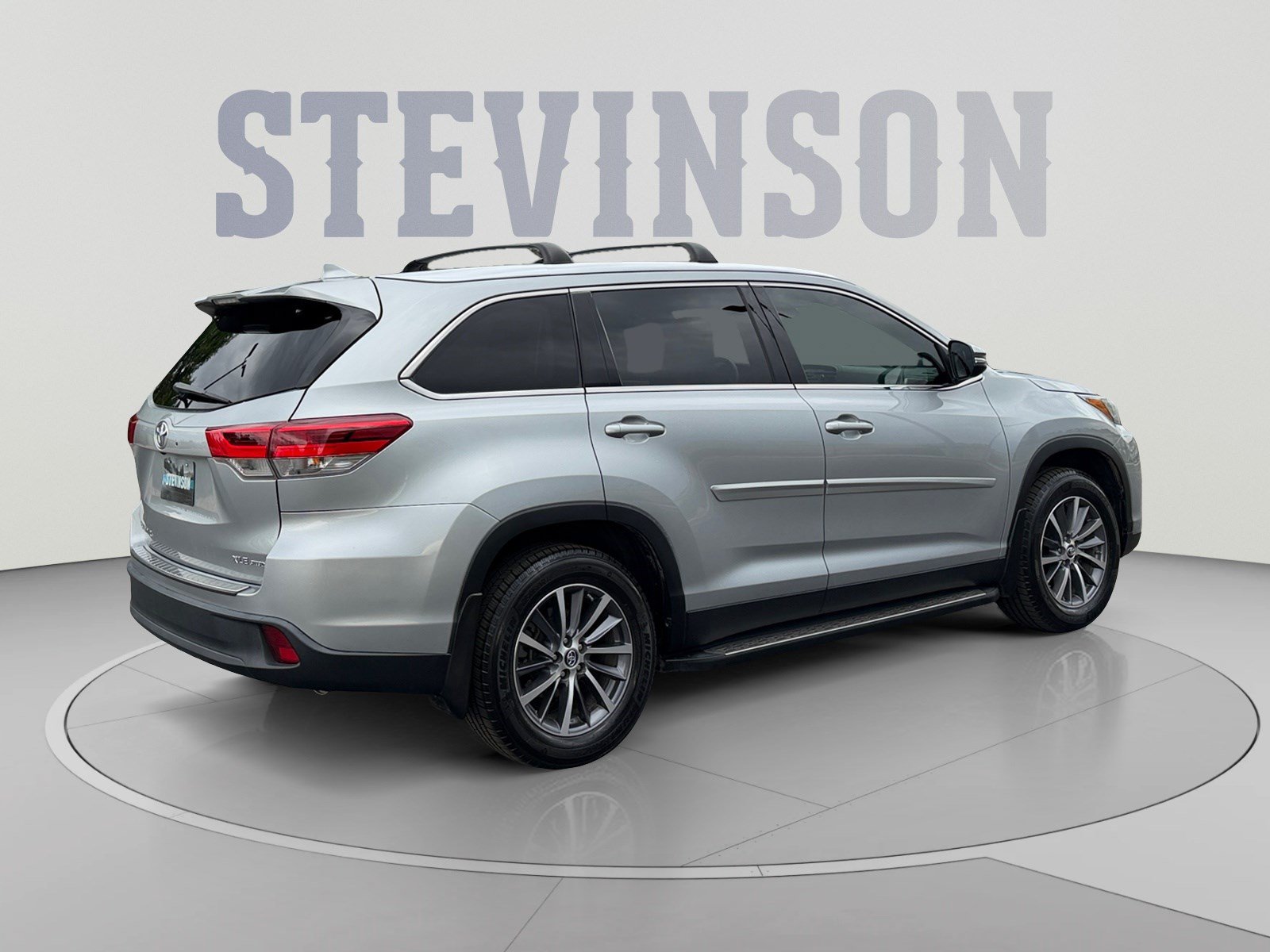 Used 2019 Toyota Highlander XLE AWD/4WD image 5