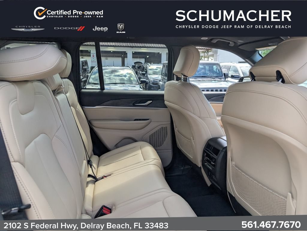Certified 2024 Jeep Grand Cherokee Limited AWD/4WD image 18