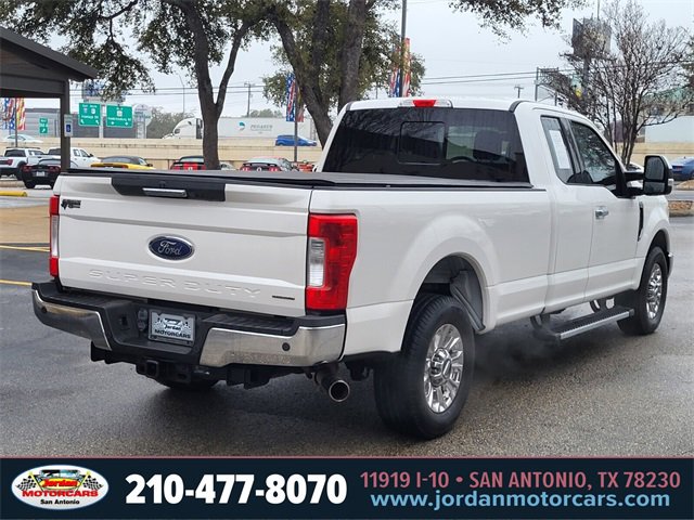 Used 2017 Ford F250 Lariat w/ Chrome Package image 5