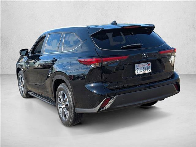 Used 2023 Toyota Highlander XLE image 8