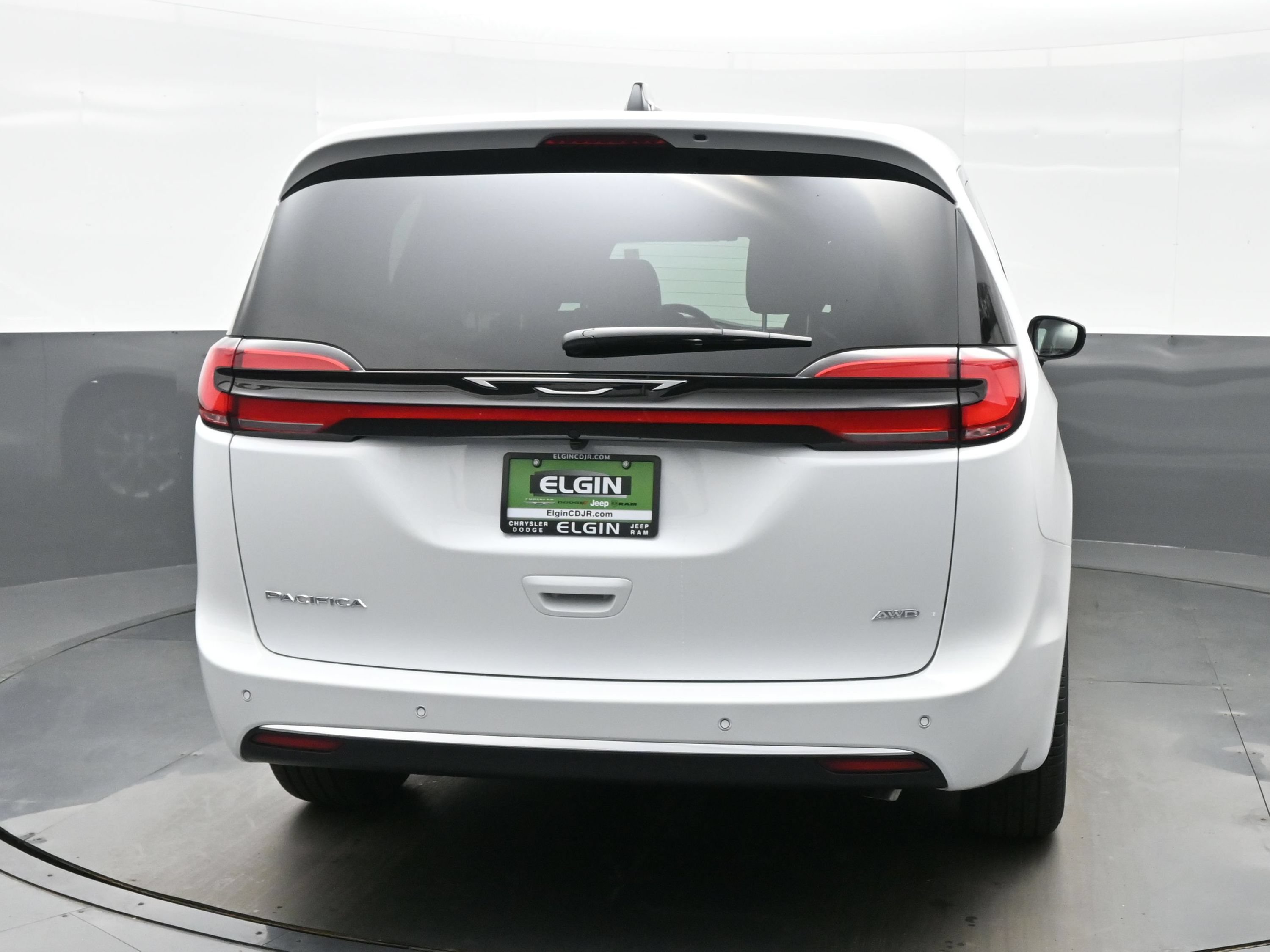 New 2027 Chrysler Pacifica Select AWD/4WD image 7