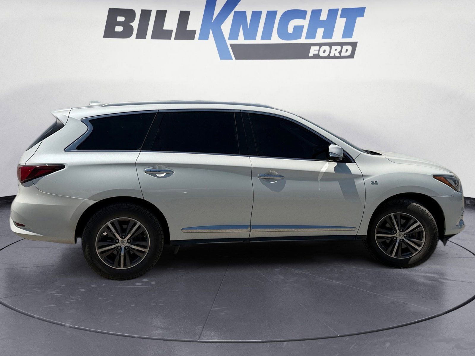 Used 2019 INFINITI QX60 Luxe w/ Essential Package FWD image 6