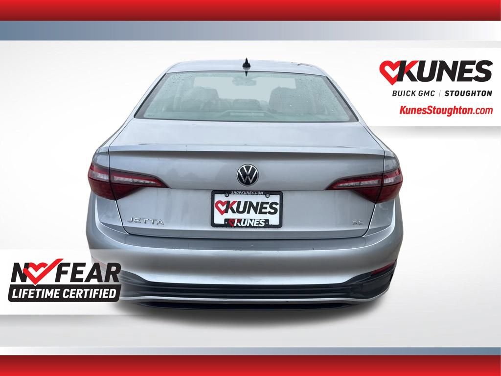 Used 2024 Volkswagen Jetta SE image 9