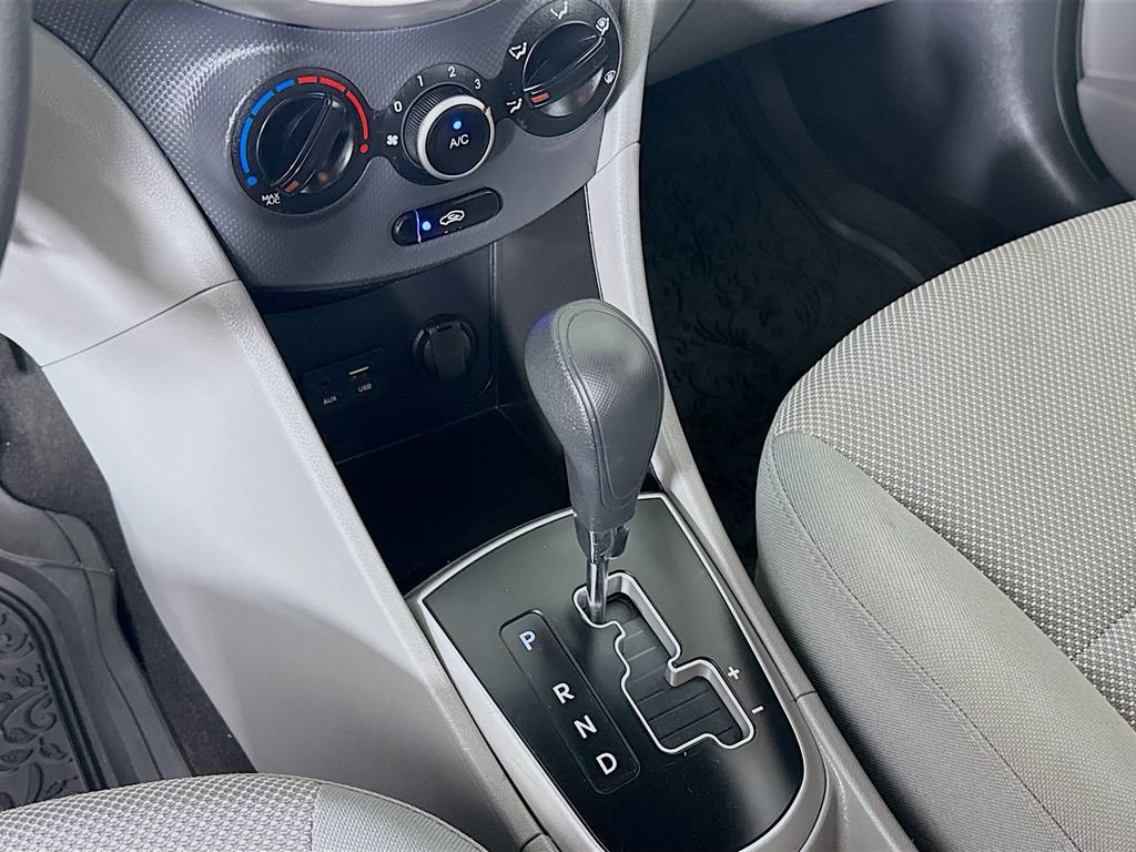 Used 2014 Hyundai Accent GLS FWD image 18