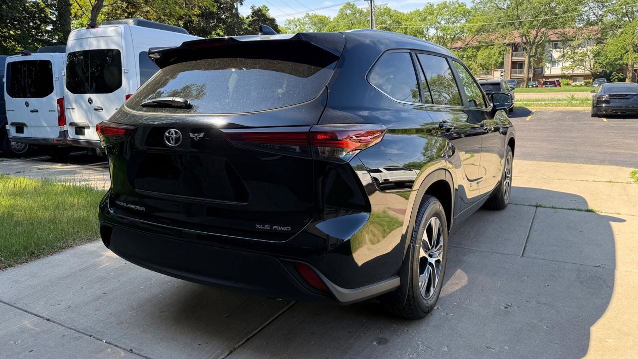 Used 2026 Toyota Highlander XLE AWD/4WD image 7