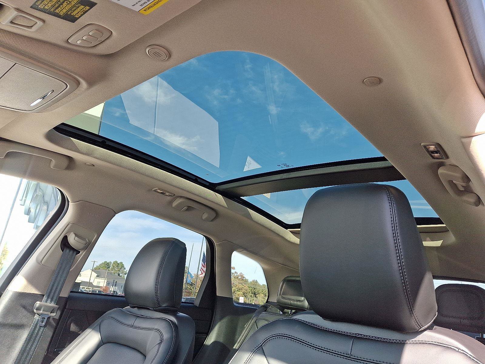 New 2026 Lincoln Corsair Premiere image 8