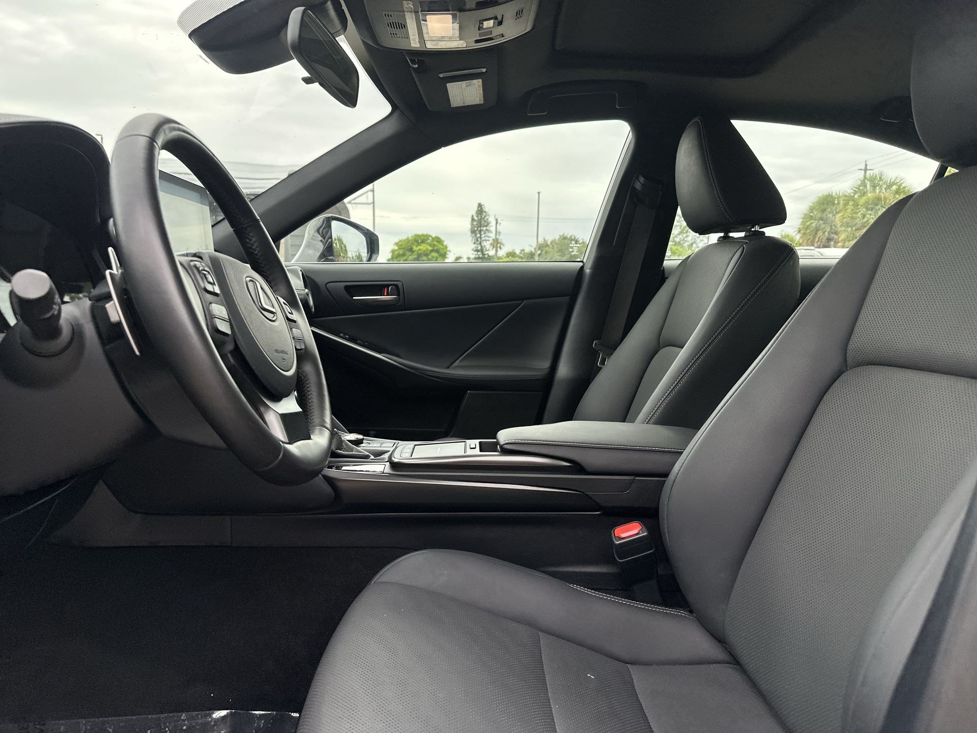 Used 2025 Lexus IS 350 F Sport w/ Accessory Package 2 RWD image 13