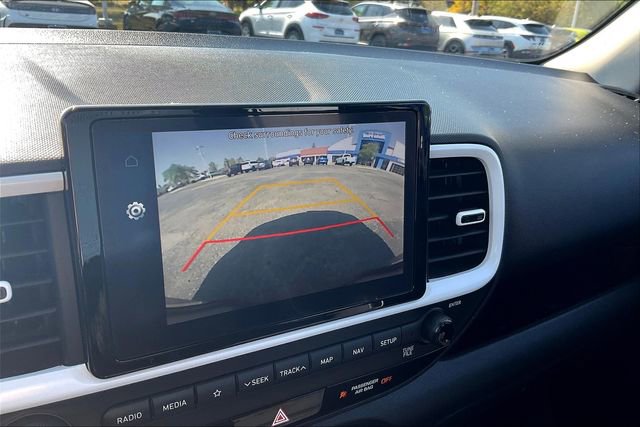 Certified 2022 Hyundai Venue Limited image 21