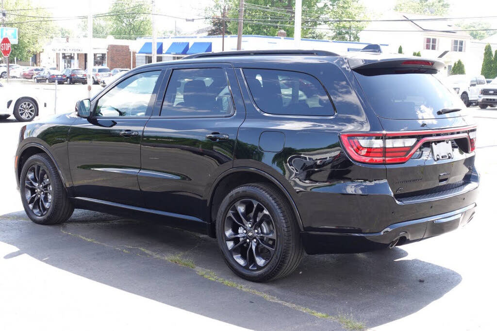 Used 2024 Dodge Durango R/T w/ Blacktop Package AWD/4WD image 3