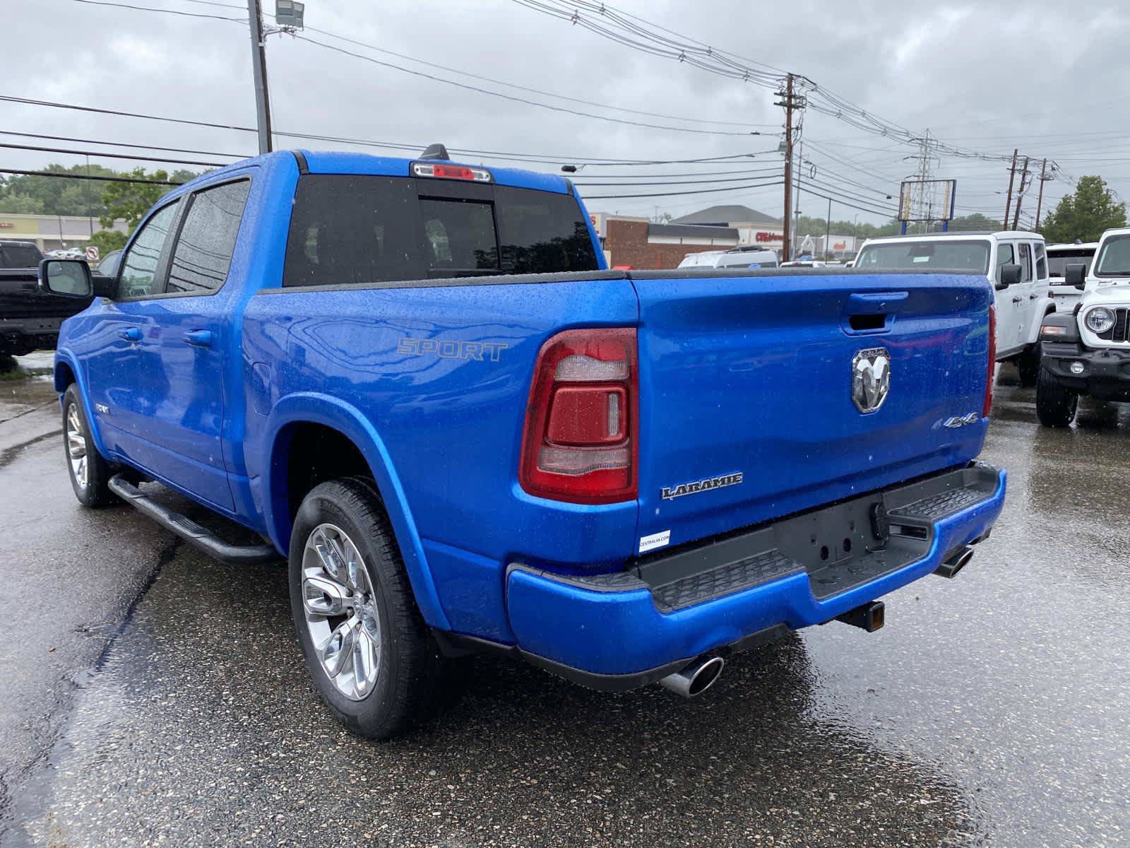 Used 2022 RAM 1500 Laramie w/ Sport Appearance Package AWD/4WD image 7