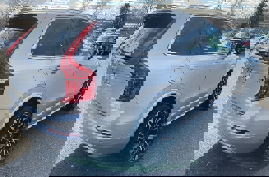 Used 2022 Volvo XC90 T6 Momentum image 10