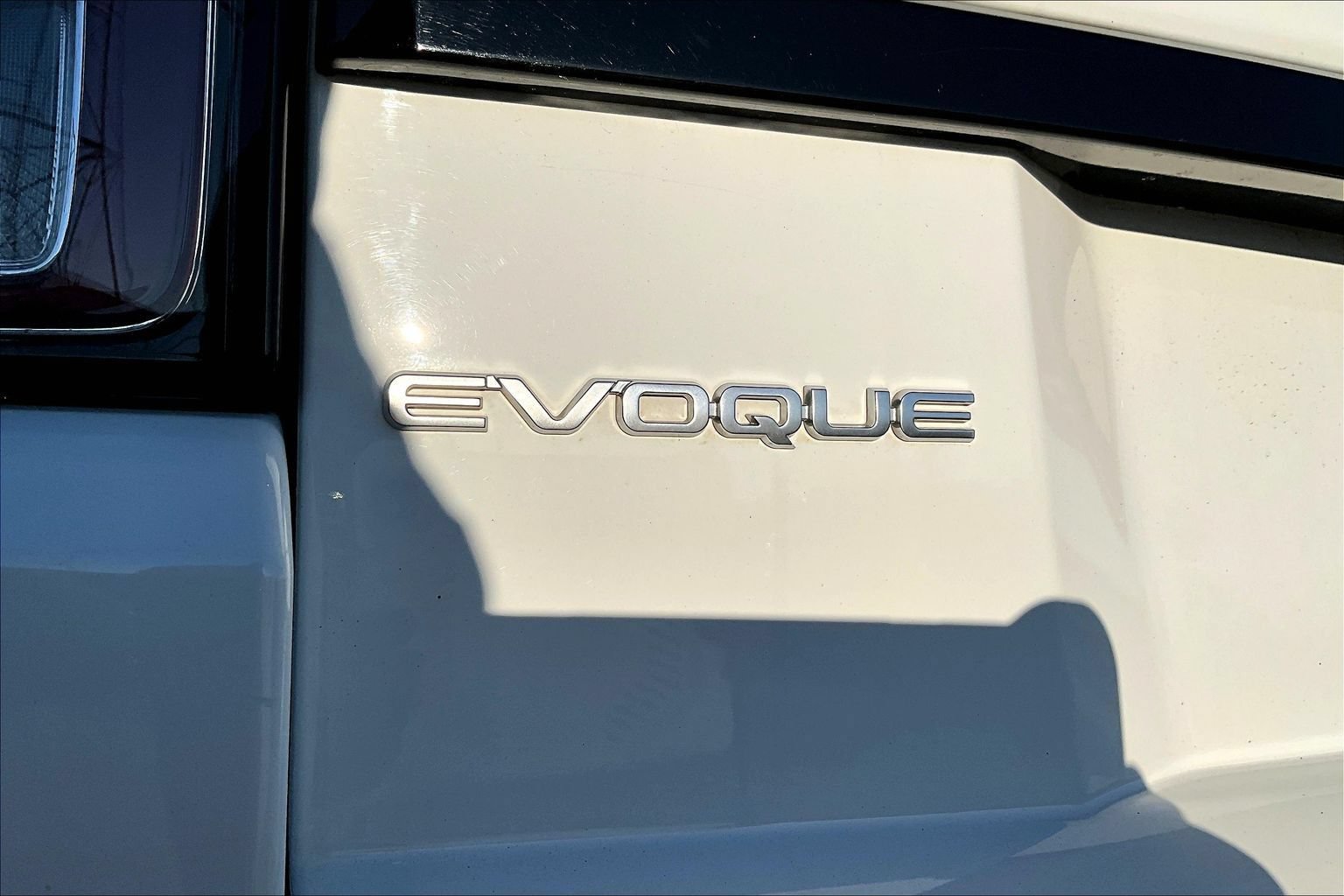 Used 2017 Land Rover Range Rover Evoque SE AWD/4WD image 25