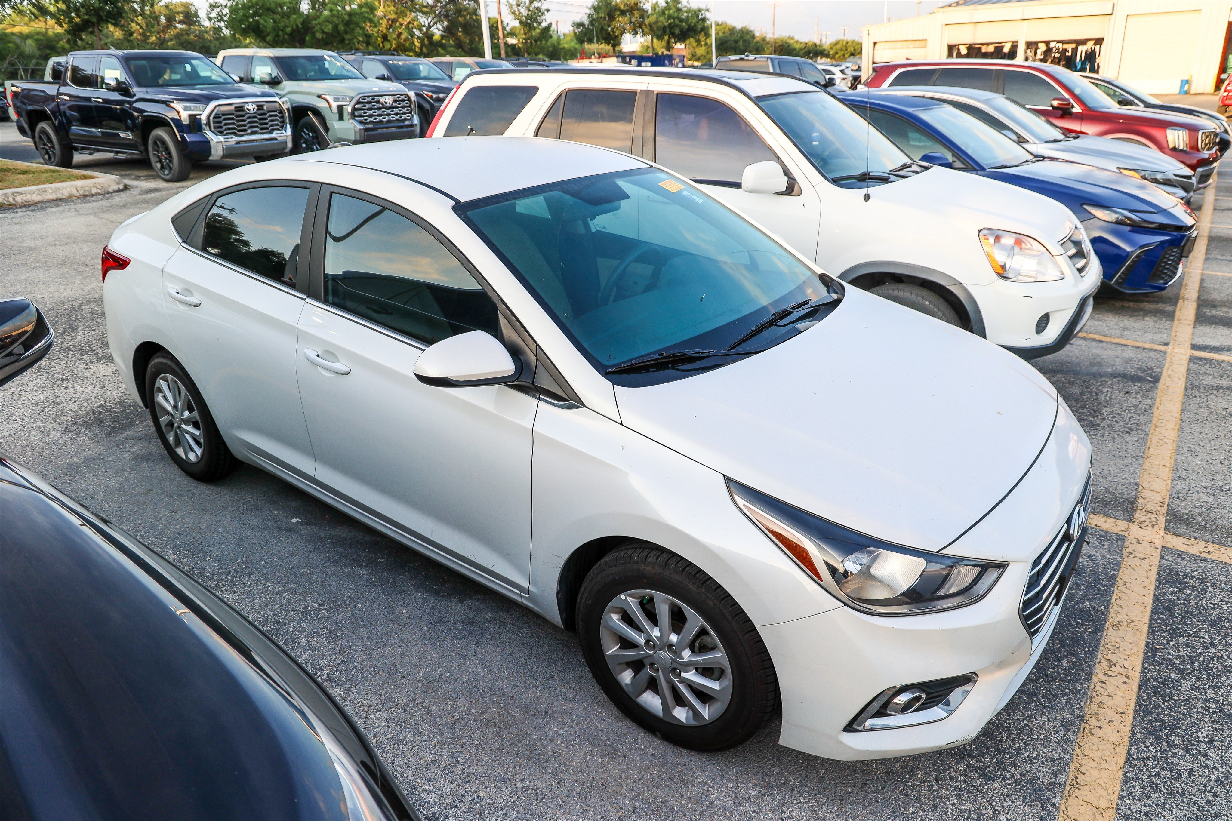 Used 2022 Hyundai Accent SEL FWD image 7
