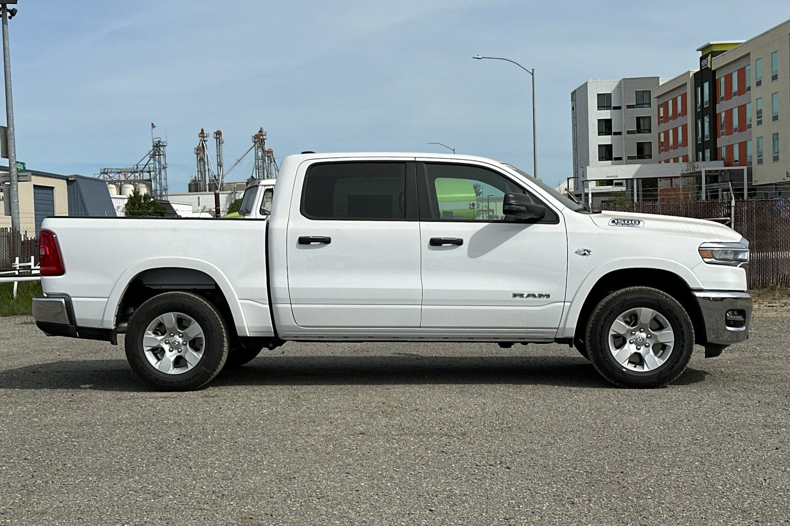 New 2026 RAM 1500 4x4 Crew Cab image 2