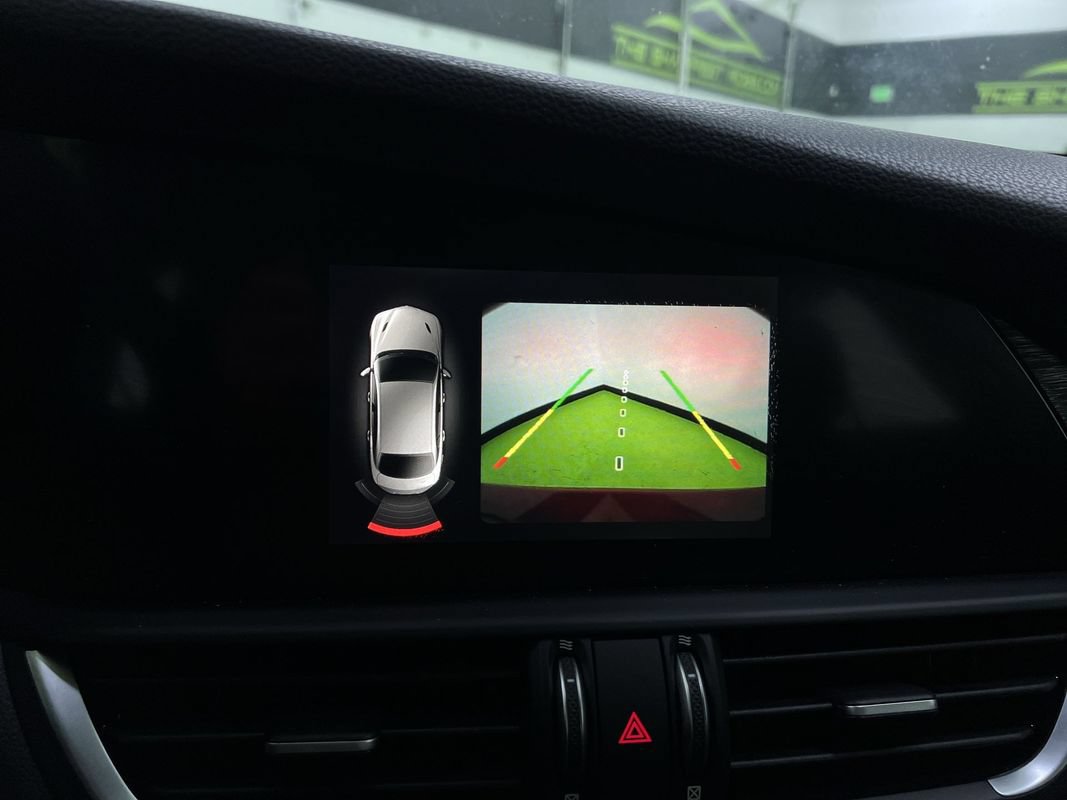 Used 2019 Alfa Romeo Giulia RWD image 21