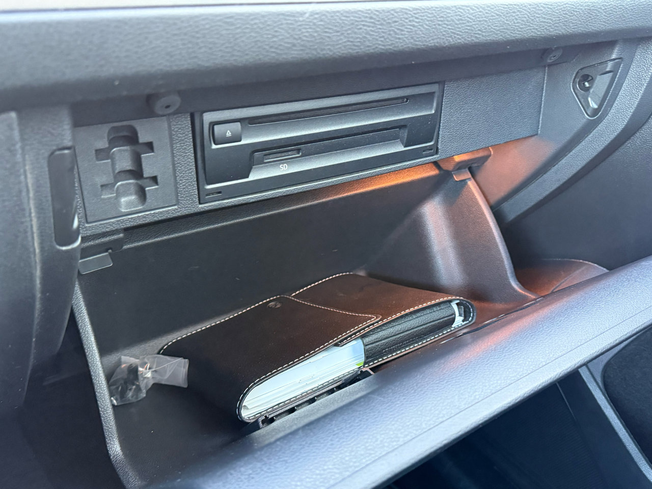 Used 2020 Volkswagen Tiguan SE w/ Panoramic Sunroof Package image 33