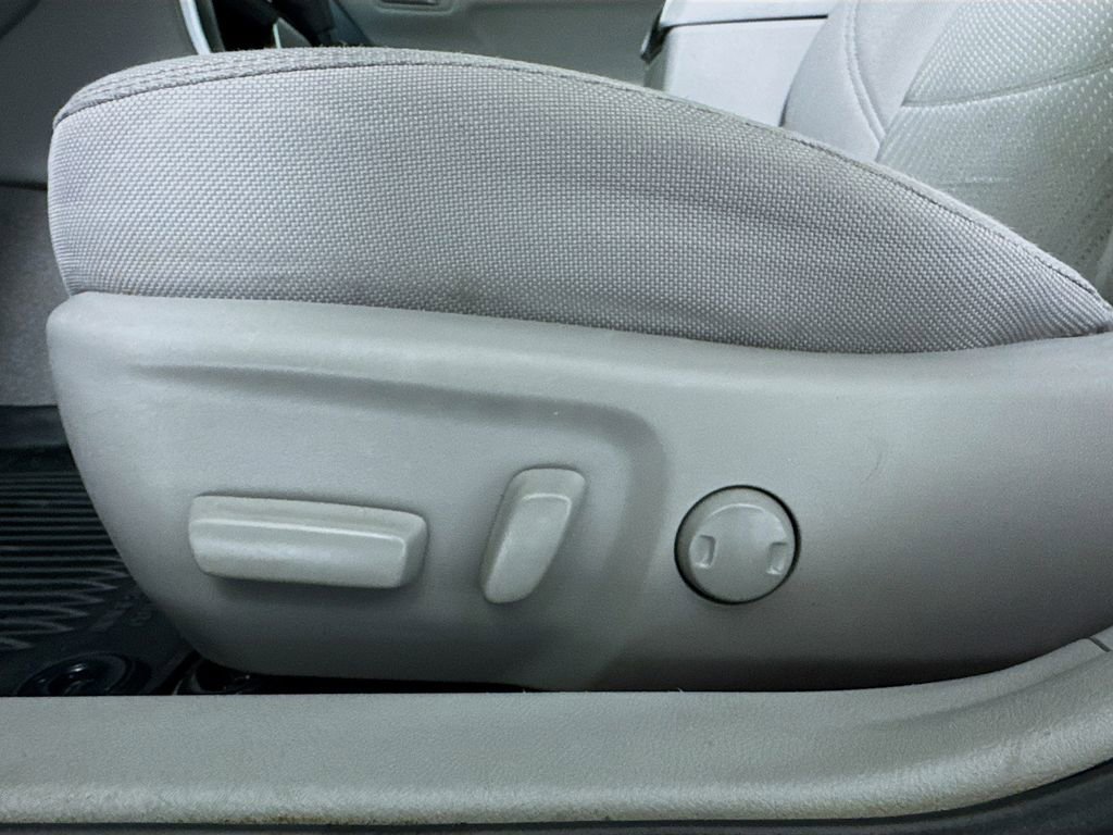 Used 2017 Toyota Camry LE image 17