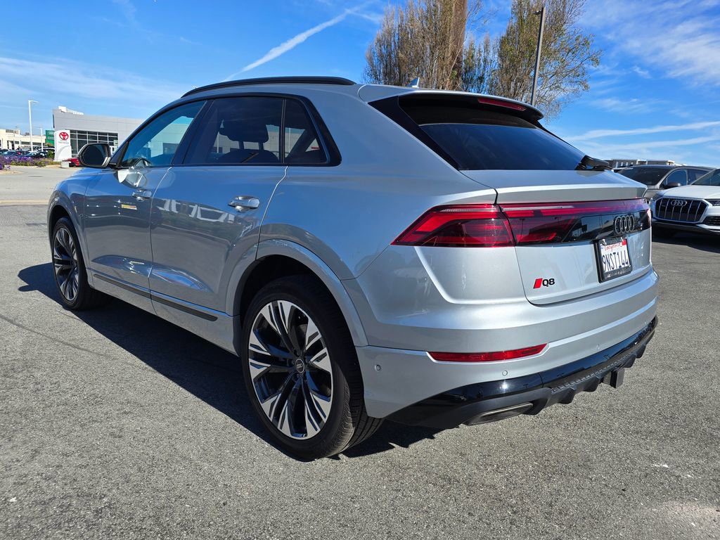 Used 2024 Audi Q8 Premium Plus w/ Premium Plus Package image 3