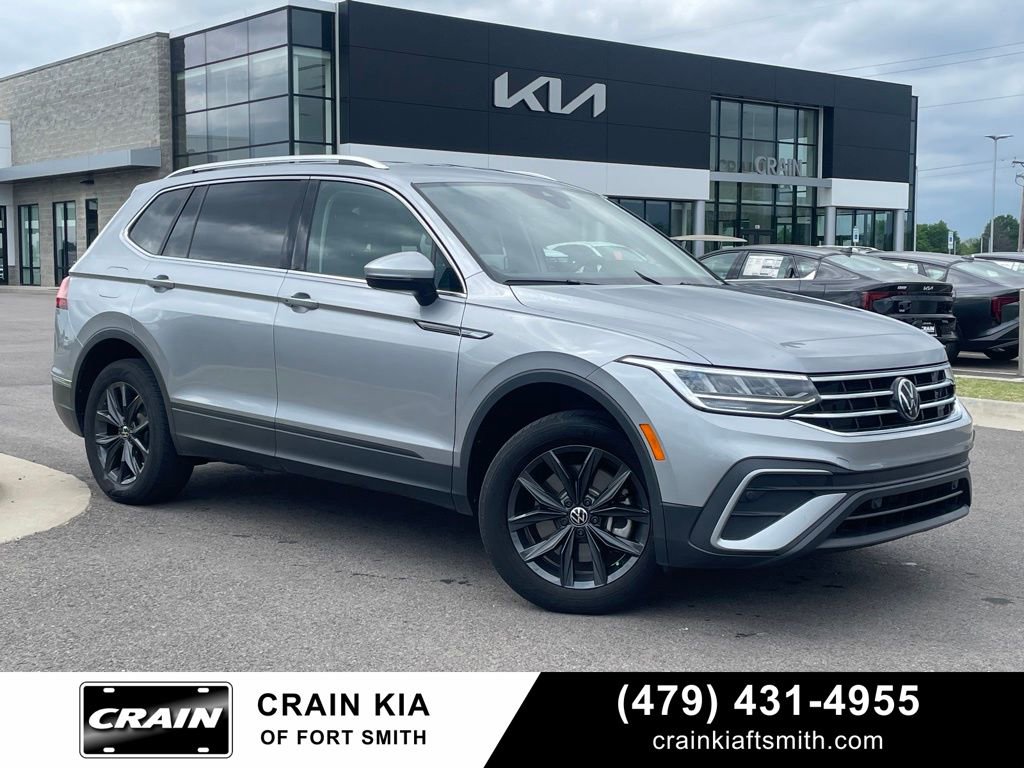Used 2024 Volkswagen Tiguan SE w/ MDO Package, Two-Row AWD/4WD image 1