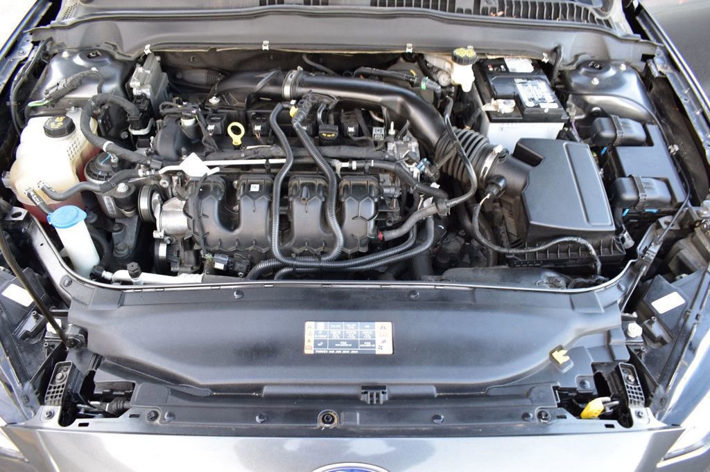 Used 2020 Ford Fusion Titanium image 12