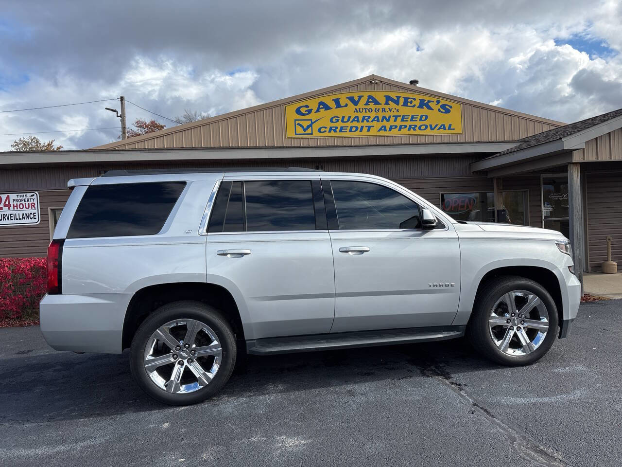 Used 2017 Chevrolet Tahoe LT image 4