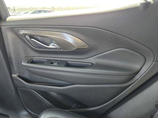 Used 2023 GMC Terrain SLT image 12