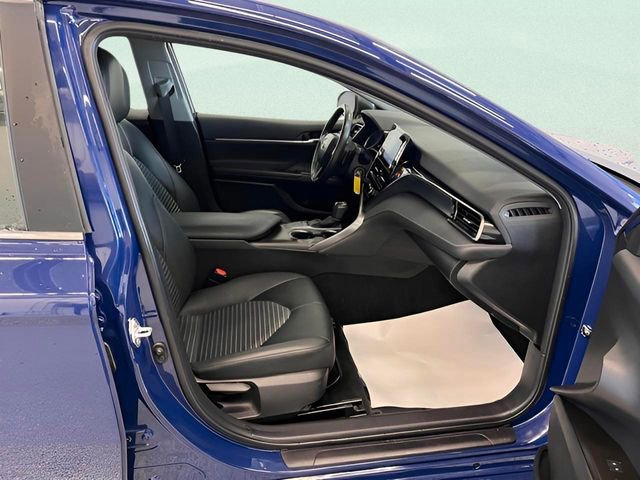 Used 2024 Toyota Camry SE image 11