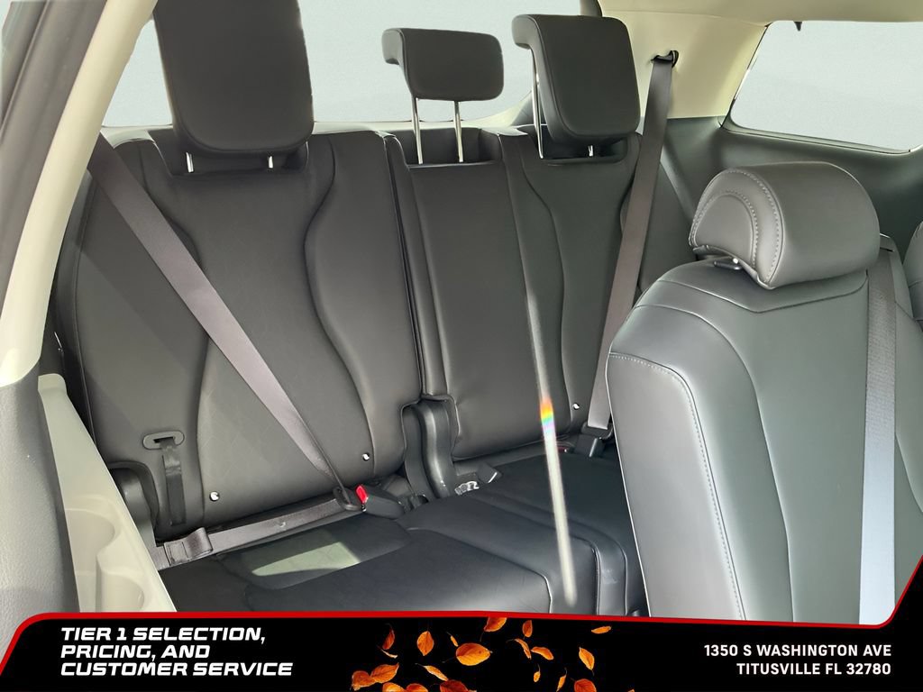Used 2024 Kia Carnival EX FWD image 17