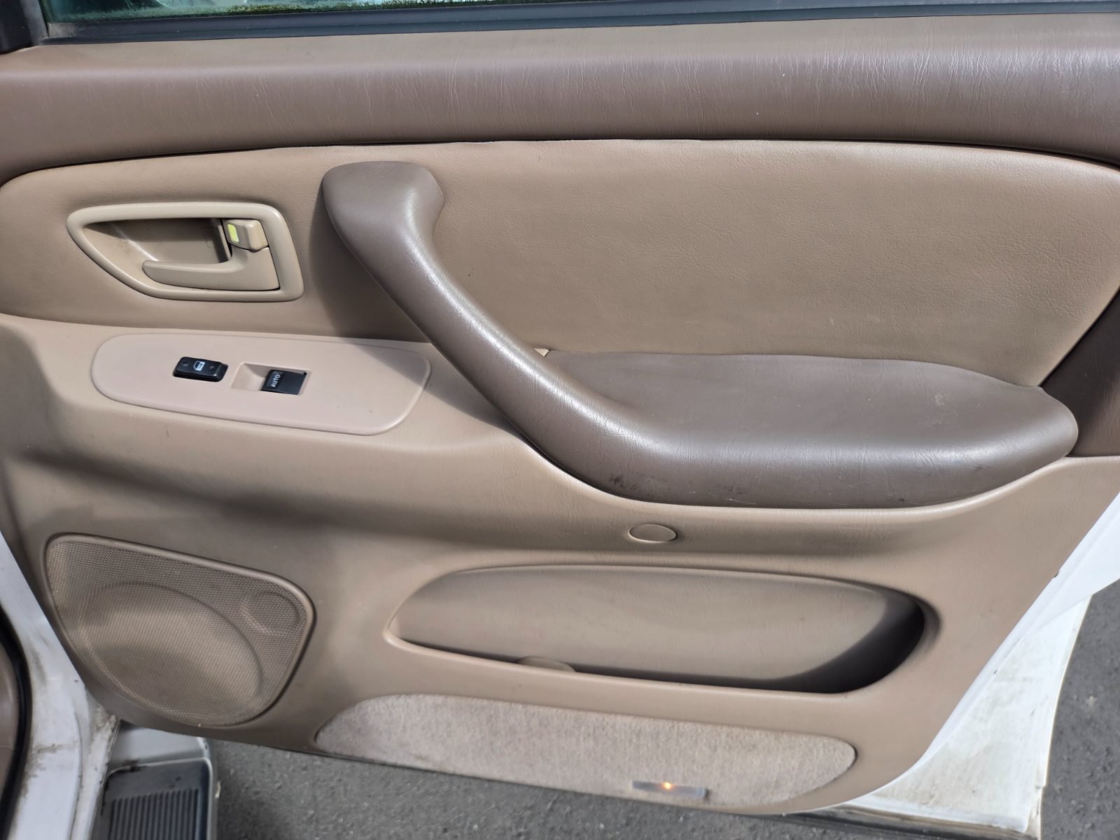 Used 2002 Toyota Sequoia SR5 RWD image 11