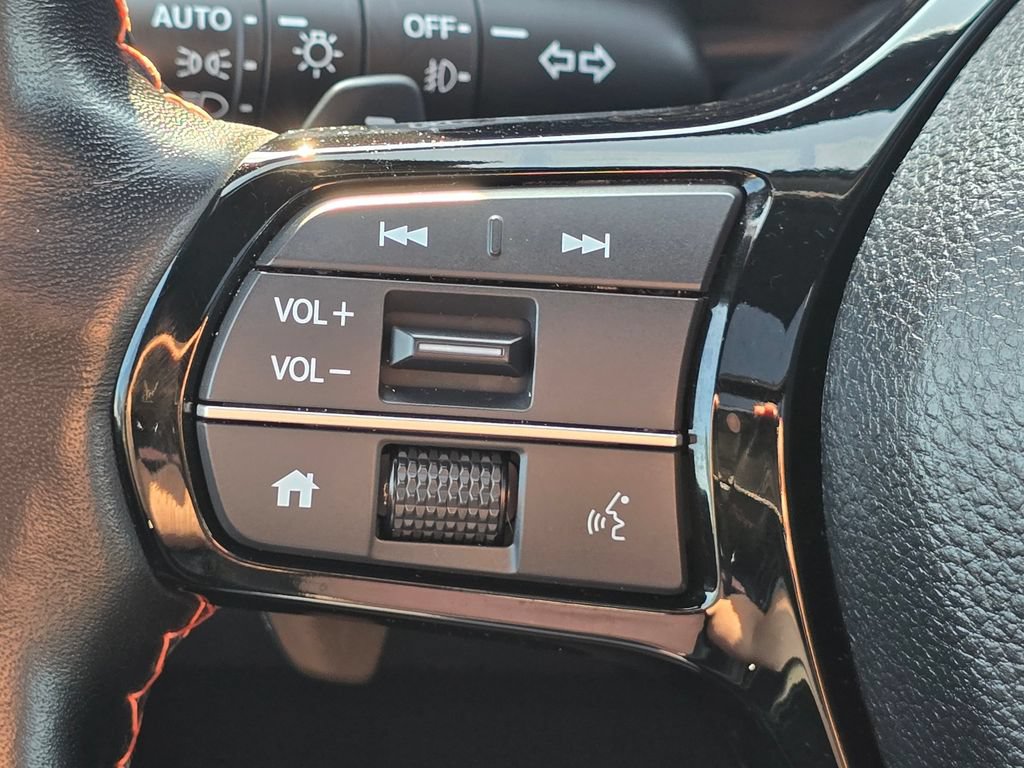 Used 2025 Honda Pilot TrailSport image 34