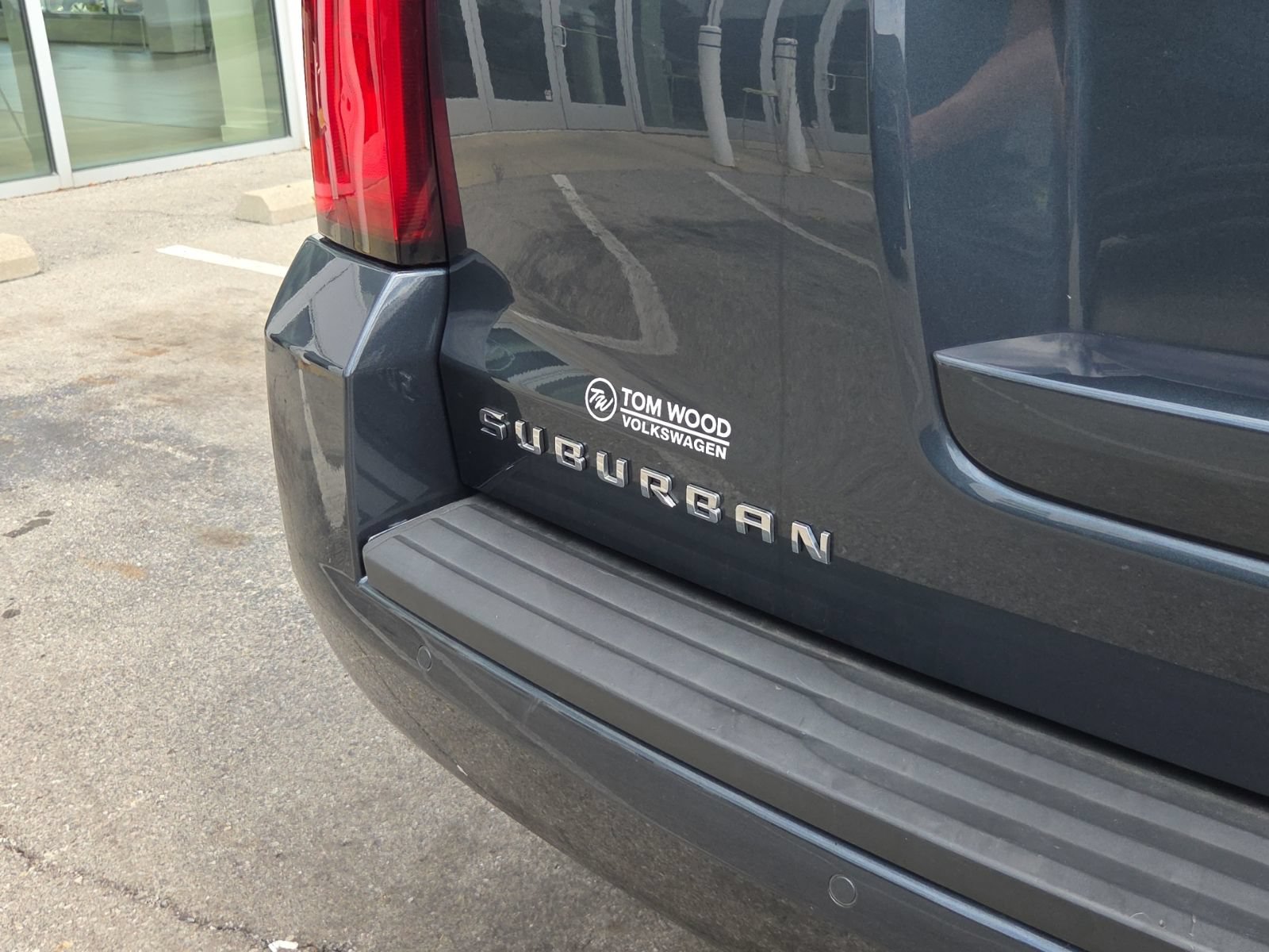Used 2019 Chevrolet Suburban LS w/ All-Season Package AWD/4WD image 9