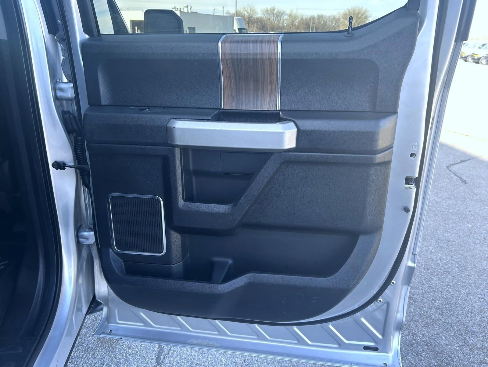 Used 2015 Ford F150 Lariat w/ Equipment Group 502A Luxury image 18