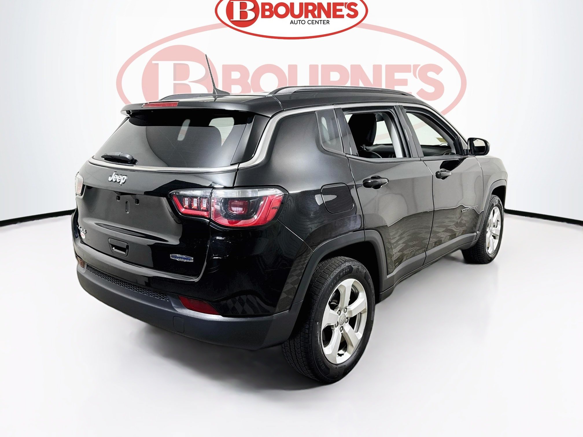 Used 2018 Jeep Compass Latitude w/ Popular Equipment Group AWD/4WD image 7