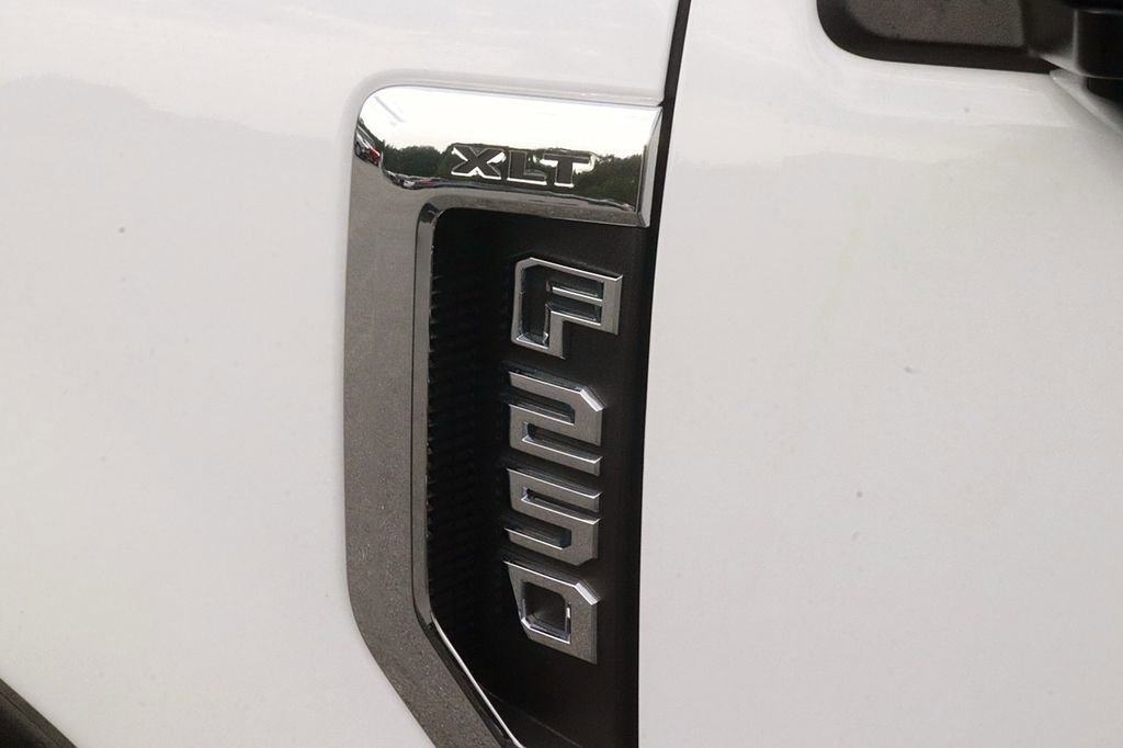 Used 2022 Ford F250 XLT w/ XLT Premium Package image 11