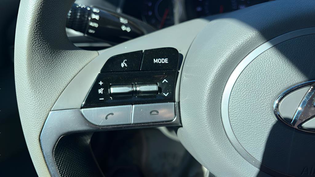 Used 2022 Hyundai Elantra SE w/ Preferred Accessory Package image 26