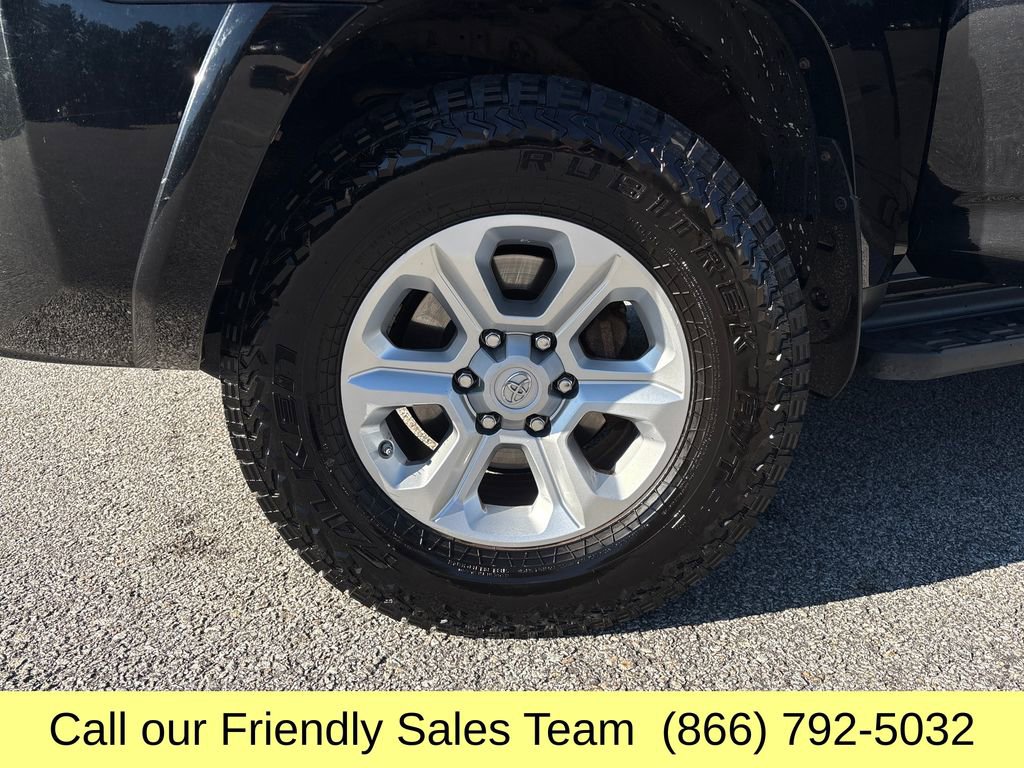 Used 2020 Toyota 4Runner SR5 image 28