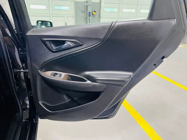 Used 2016 Chevrolet Malibu Premier FWD image 27