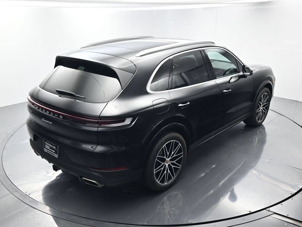 Certified 2025 Porsche Cayenne AWD/4WD image 37