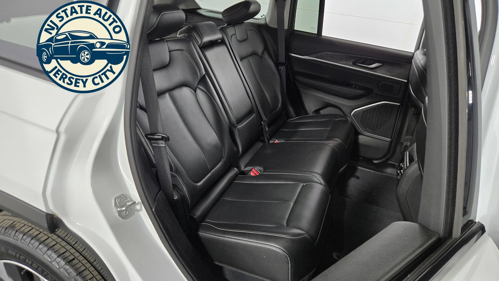 Used 2023 Jeep Grand Cherokee 4WD 4xe image 39